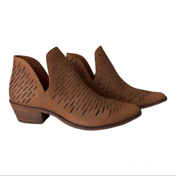 Steve Madden, Size 8 Booties - Picture 5 of 6